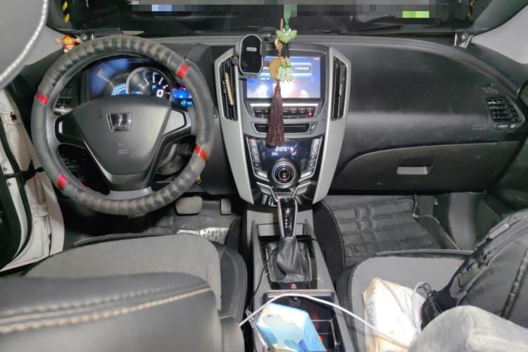 Used Luxgen U6 SUV 2015 1.8T New Innovation Upgrade Center Console