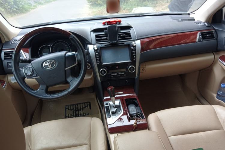 Used Toyota Camry 2013 2.0G Comfort Edition Center Console