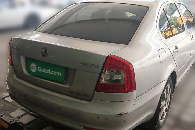 Used Skoda Octavia 2014 1.6L Automatic Yijie Edition Rear Right 45 Deg