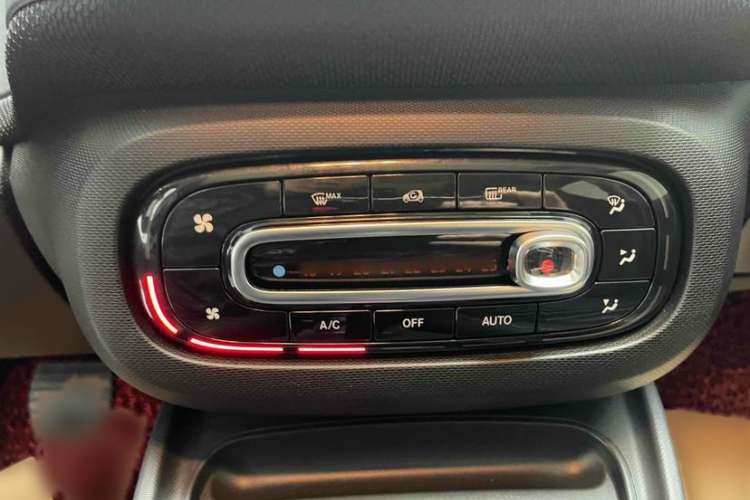 Used smart forfour 2016 0.9T 66 kW Pioneer Edition
