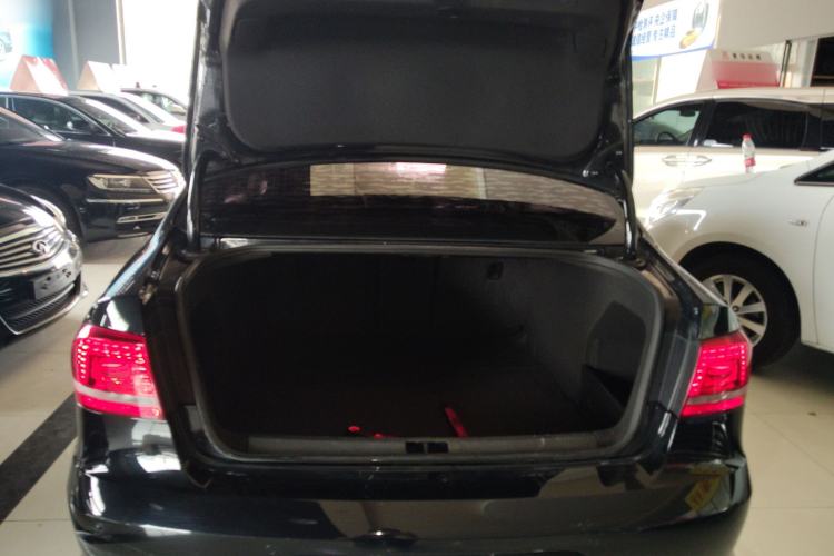 Used Volkswagen Magotan 2015 Facelift 1.8TSI Luxury Model Trunk