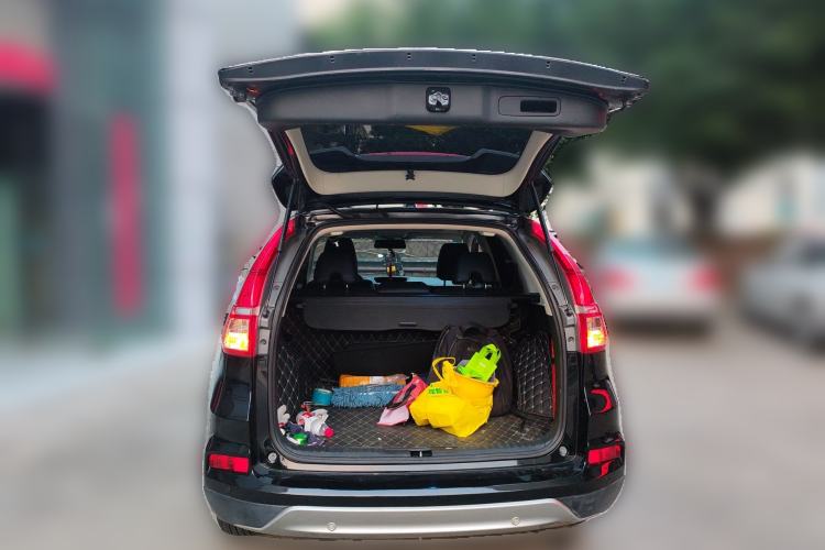 Used Honda CR-V 2015 2.4L two-wheel drive luxury version Trunk