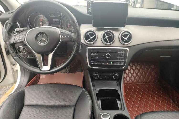 Used Mercedes-Benz GLA 2016 GLA 220 4MATIC Luxury Model
