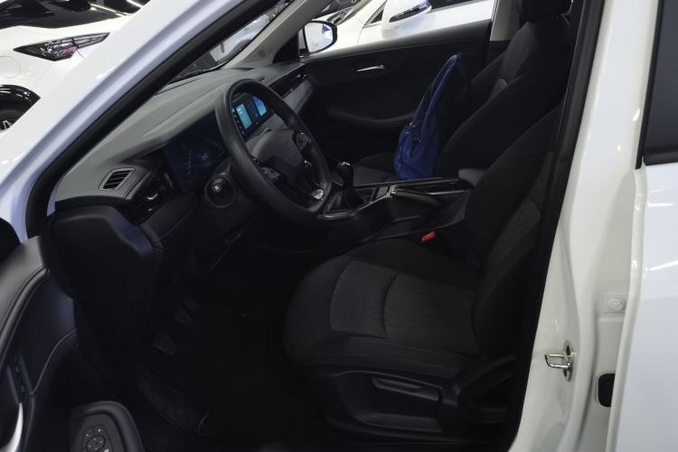 Used Roewe i5 2023 1.5L Manual Comfort Edition
