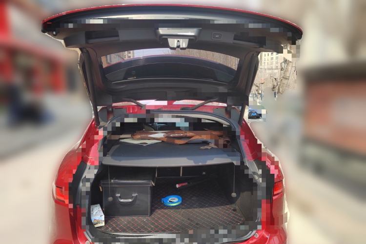 Used Jaguar F-PACE 2016 2.0T Two-Wheel-Drive R-Sport Sport Edition Trunk