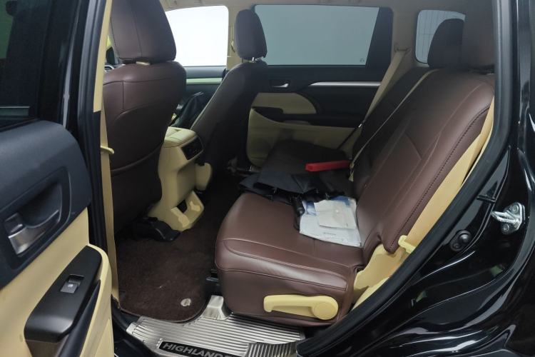 Used Toyota Highlander 2018 2.0T Two-Wheel Drive Elite Version 5 Seats China VI Standard