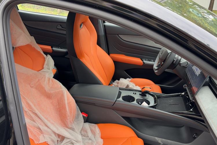 Used CHANGAN UNI-V 2025 Model Third-Generation 2.0T Dynamic Edition Interior 7