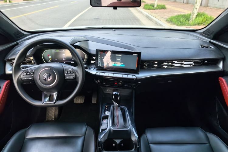 Used MG 5 2021 Revised Version 180 DVVT CVT Youth Luxury Edition Interior 1