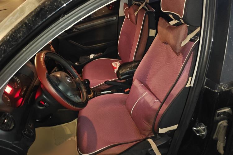 Used Volkswagen Jetta 2015 1.4L Manual Fashion Model