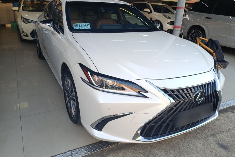 Used Lexus ES 2021 200 Excellence Edition
