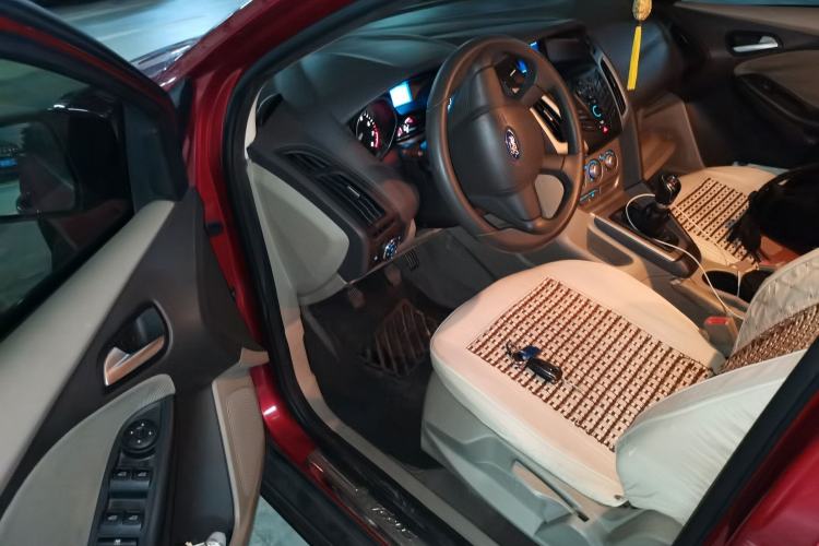 Used Ford Focus 2012 Sedan 1.6L Manual Comfort Model