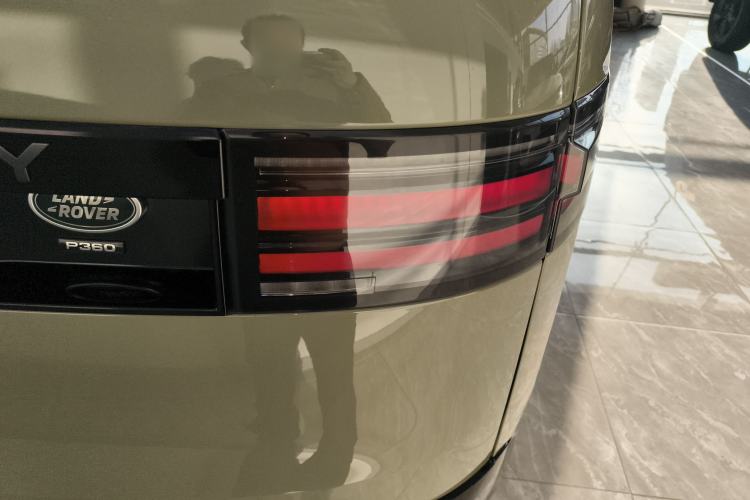 Used Land Rover Discovery 2021 360 PS R-Dynamic S Right Rear Taillight