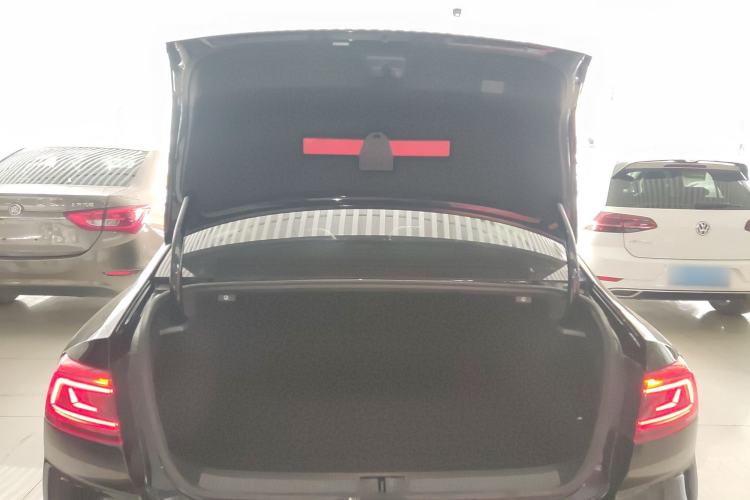 Used Volkswagen Magotan 2020 330TSI DSG Luxury Edition Trunk