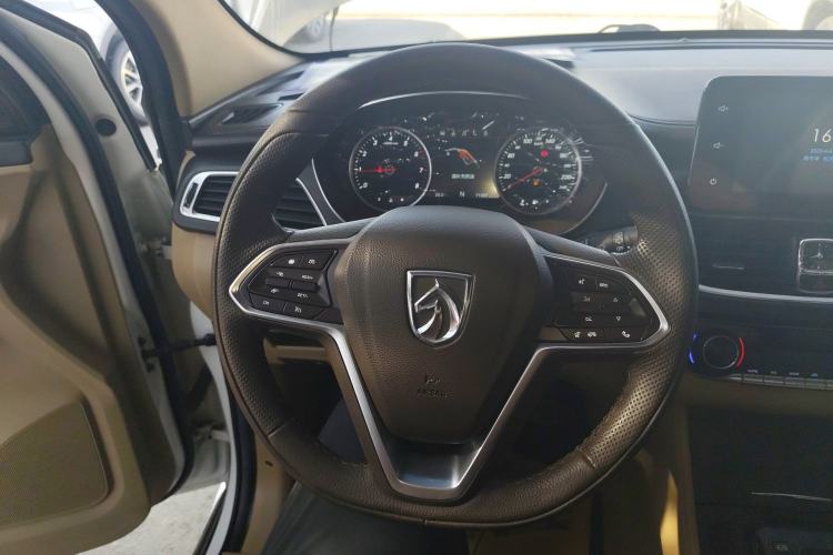 Used Baojun 730 2017 1.8L iAMT Prestige Version 7 Seats