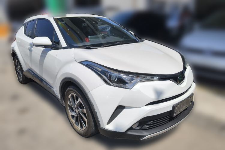 Used Toyota IZOA 2018 2.0L Yichi Edition China V Standard Front Right 45 Deg