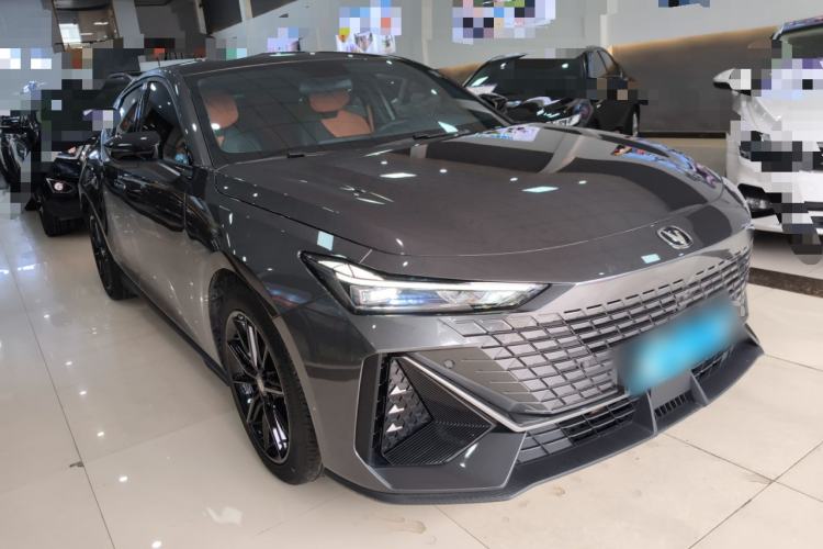 Used CHANGAN UNI-V 2022 1.5T Prestige Version Front Right 45 Deg