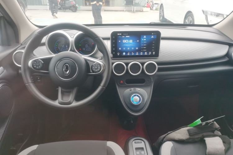 Used ORA Black Cat 2021 301 km Basic Version Center Console