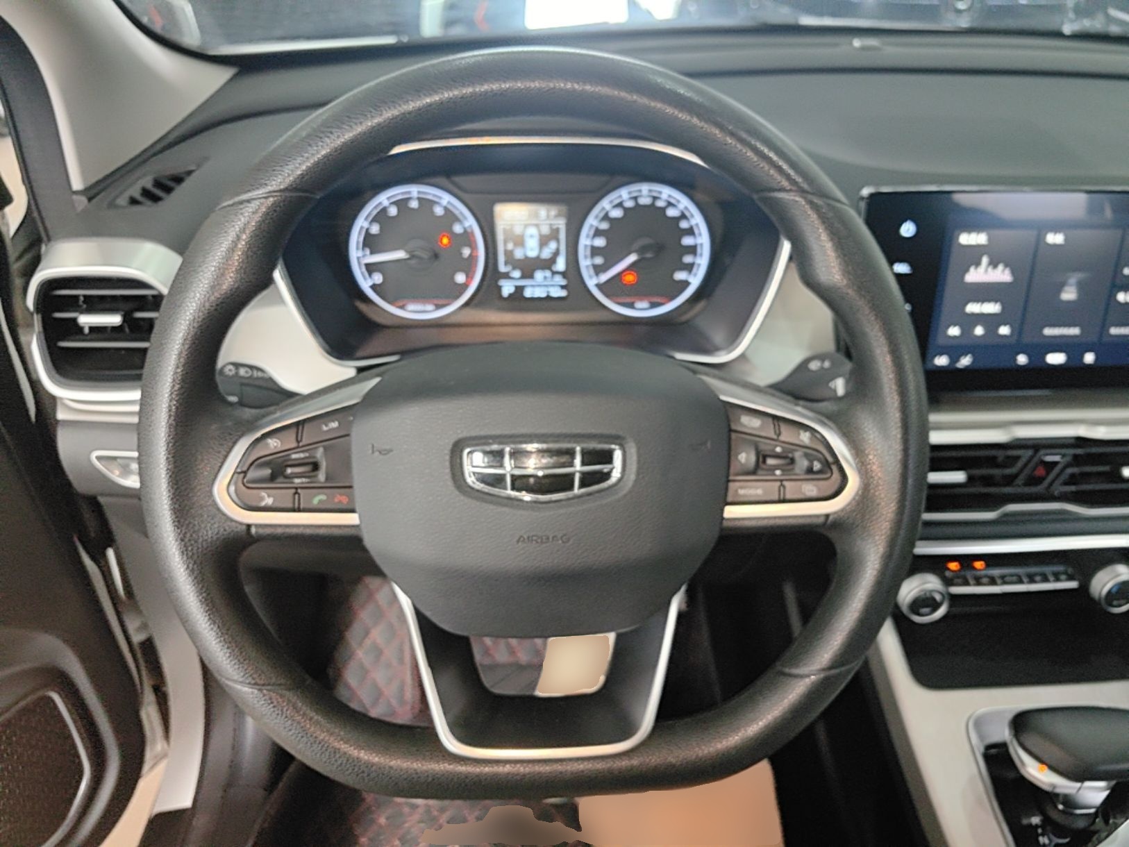 Geely Auto Coolray 2024 1.5T DCT Longteng Edition — снимка 15