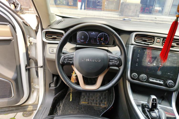 Used Lynk & Co 01 2017 2.0T Two-Wheel-Drive Version Steering Wheel