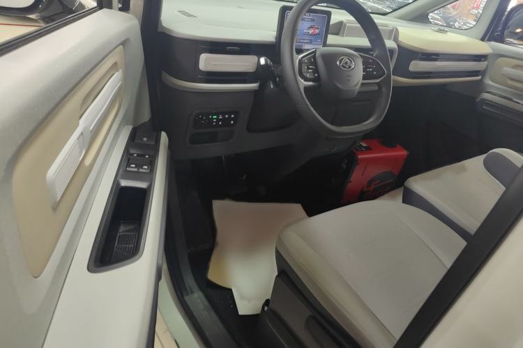 Used SAIC MAXUS Dana V1 2024 V1 Short Wheelbase Low-Roof Multi-Function Version (51 kWh)