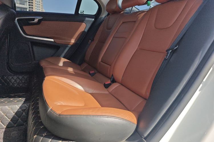 Used Volvo S60 2016 S60L T4 Zhiyuan Edition
