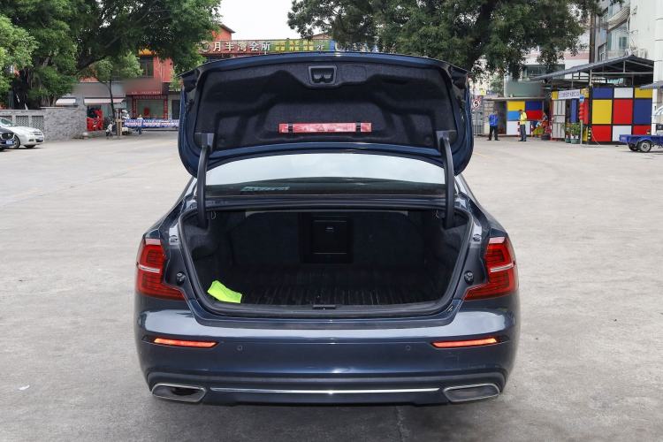 Used Volvo S60 New Energy 2022 T8 eDrive Hybrid All-Wheel Drive Smart Luxury Edition Exterior 11