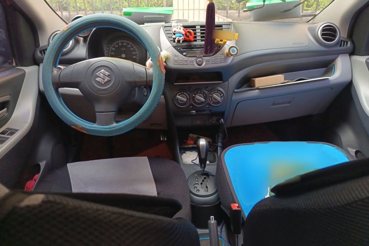 Used Suzuki Alto 2013 1.0L Automatic Luxury Model Center Console