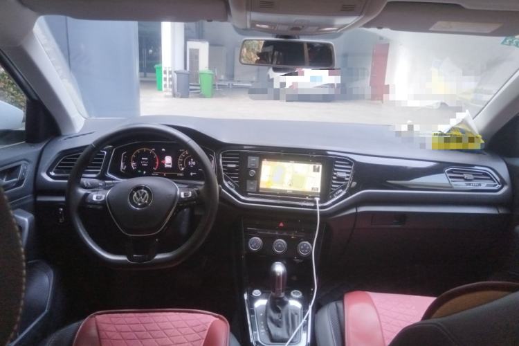 Used Volkswagen T-ROC 2020 280TSI DSG Two-Wheel Drive Comfort Version Center Console