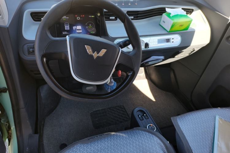 Used Wuling Hongguang MINIEV 2022 Macaron Premium Model – Lithium Iron Phosphate Center Console