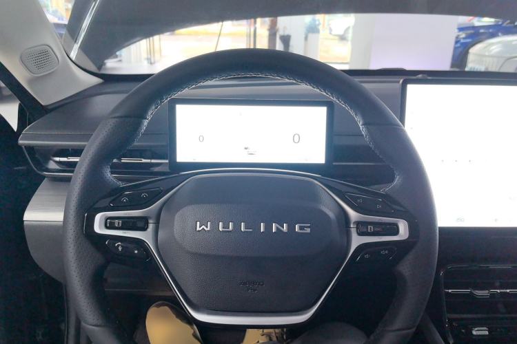 Used Wuling Xingguang 2024 Co-Creation Edition 510 Advanced Model