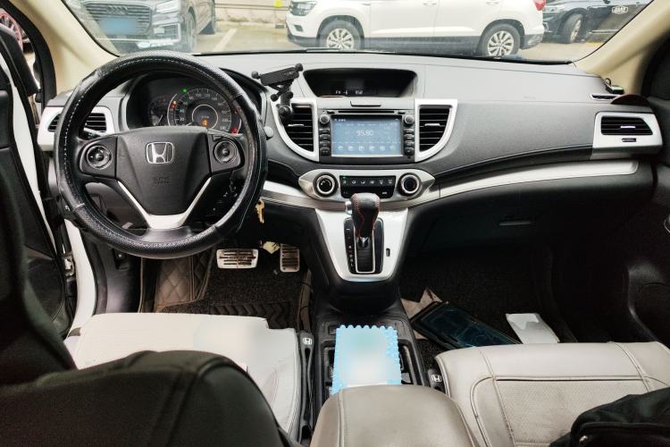 Used Honda CR-V 2016 2.0L two-wheel drive Urban Edition Center Console