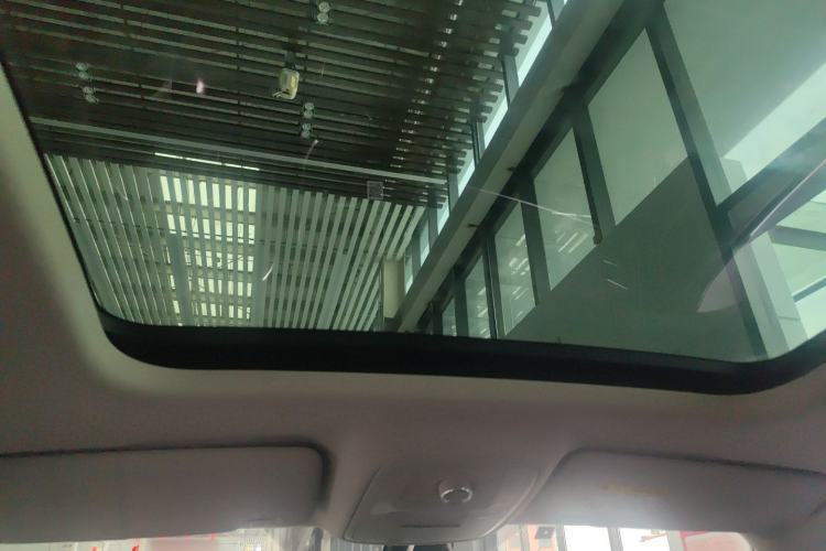 Used Roewe RX8 2019 30T Smart Connectivity Two-Wheel Drive Supreme Flagship Edition
