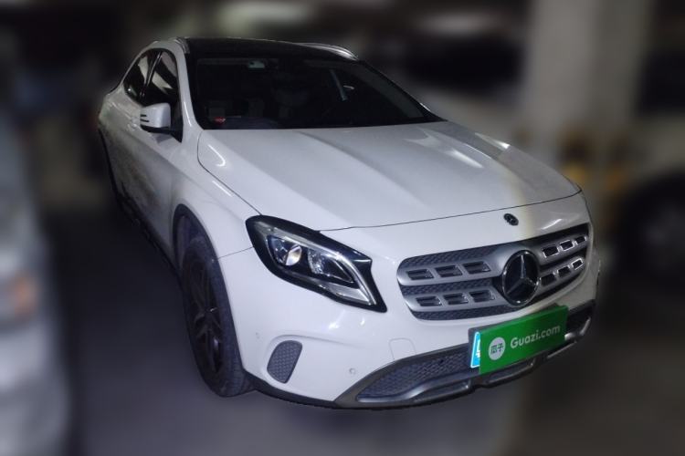 Used Mercedes-Benz GLA 2017 GLA 200 Fashion Model Front Right 45 Deg