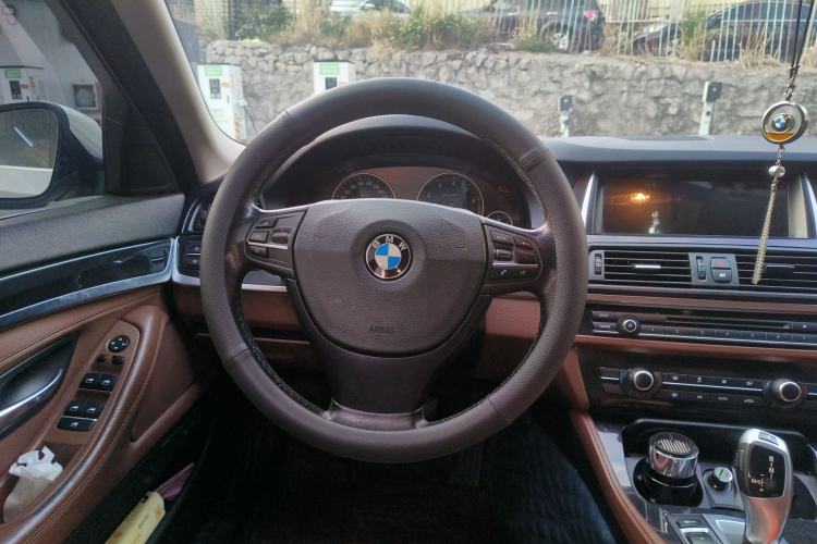 Used BMW 5 Series 2014 520Li Elegant Model
