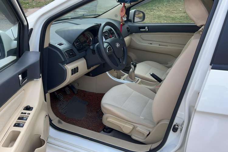 Used BAIC Senova D20 2015 Hatchback 1.5L Manual Leshang Version
