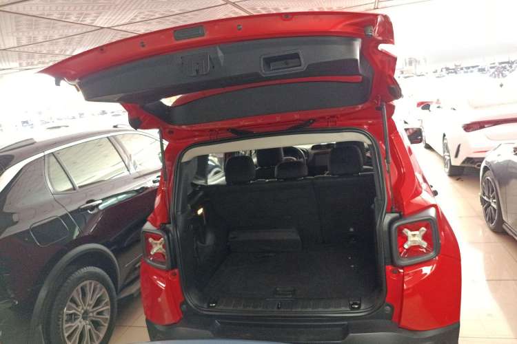 Used Jeep Renegade 2017 180T Automatic Kinetic Edition+