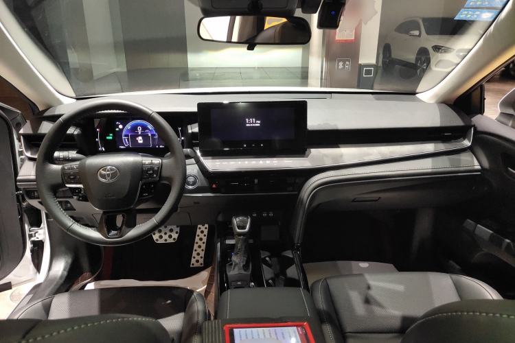 Used Toyota Camry 2026 Model Dual-Engine 2.0HSE Sport Lite Edition