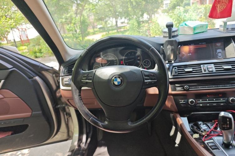 Used BMW 5 Series 2014 525Li Leading Model

