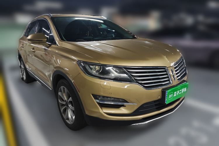 Used Lincoln MKC 2014 2.0T Two-Wheel-Drive Luxury Edition Front Right 45 Deg