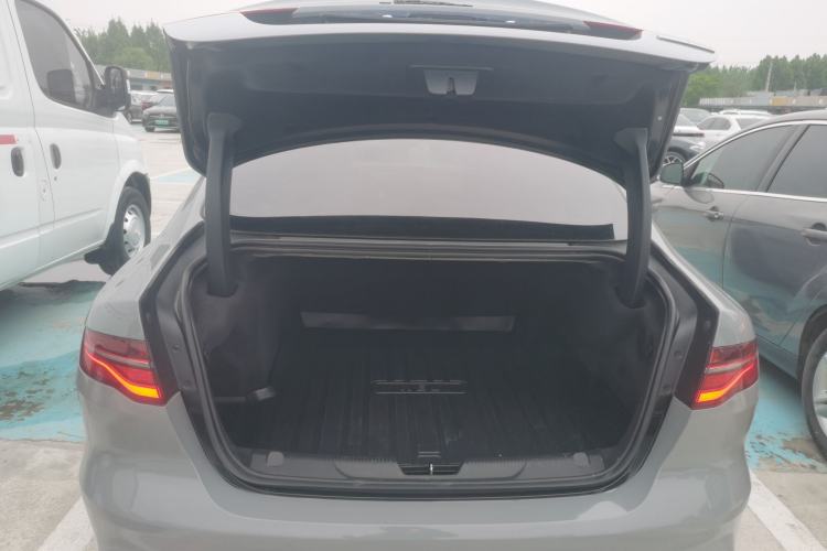 Used Jaguar XEL 2024 2.0T 250 PS R-DYNAMIC S Ebony Black Sport Edition
