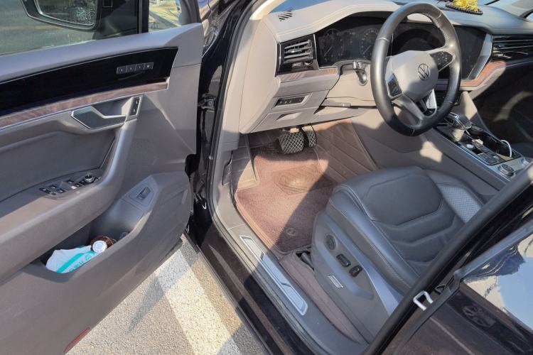 Used Volkswagen Touareg 2021 3.0 TSI Luxury Edition Black Diamond Sport Package