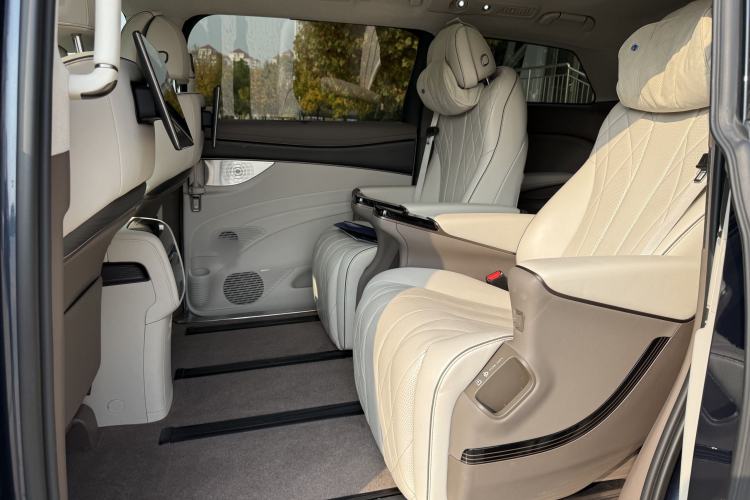 Used Denza D9 2022 DM-i 970 Four-Wheel Drive Flagship Model