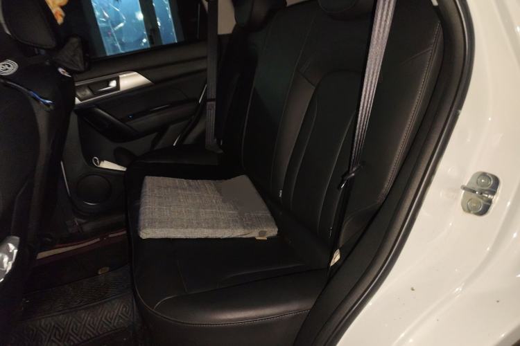 Used Haval H2 2018 Chuanxiang Edition Blue Badge 1.5T Dual-Clutch Two-Wheel Drive Fashionable Model Left Rear Seat