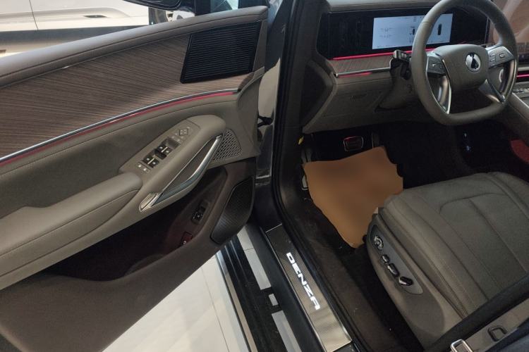 Used Denza N9 2025 Prestige Version Driver Seat