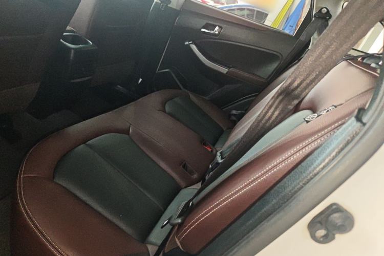 Used Venucia T70X 2016 2.0L CVT SmartFun Sport Edition