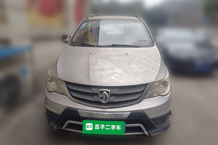 Used Baojun 730 2014 1.5L manual standard trim 7 seats