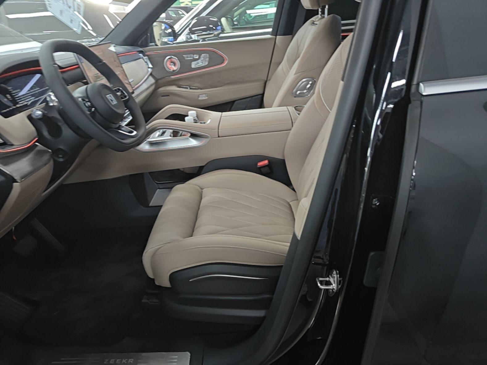 Zeekr 8X 2026 Model Max Edition 55kWh — снимка 19