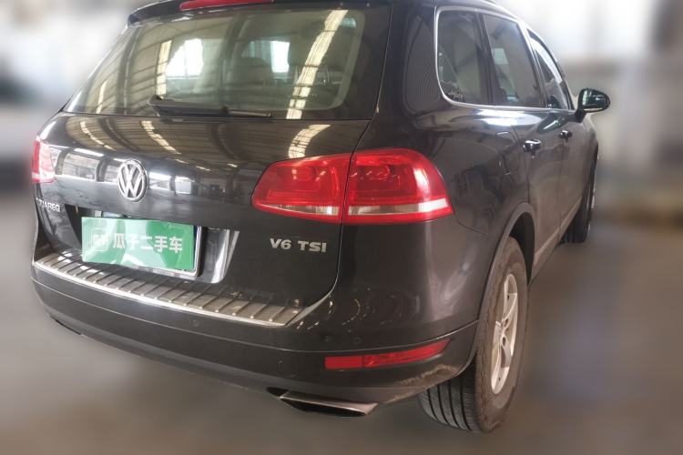 Used Volkswagen Touareg 2011 3.0 TSI Comfort Version Rear Right 45 Deg