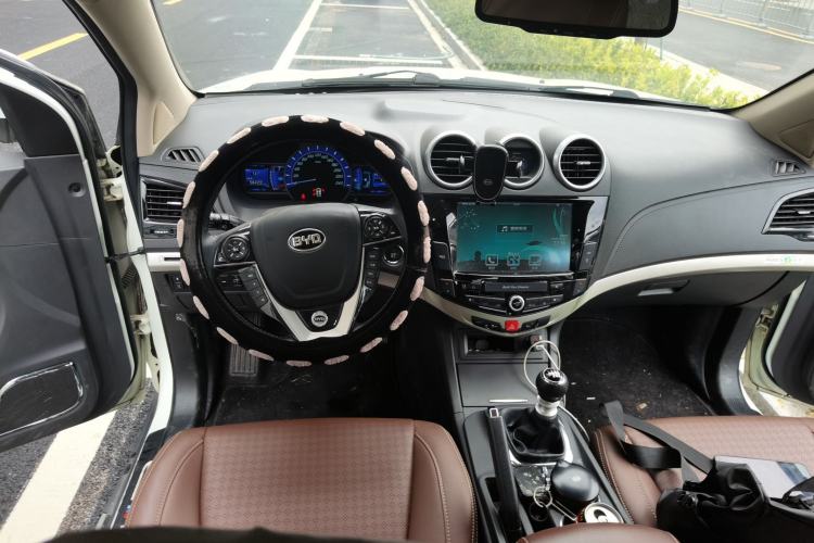 Used BYD S7 2015 1.5T Manual Luxury Model
