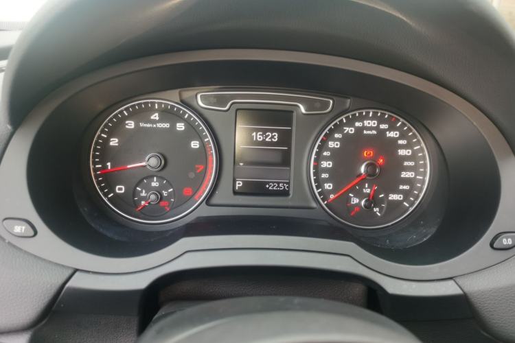 Used Audi Q3 2015 35 TFSI Comfort Model Instrument Cluster